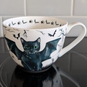 $15/3 Portobello By Design: Black Cat Mug